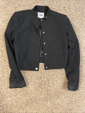 ZARA Black Cropped Snap-Front Bomber Jacket